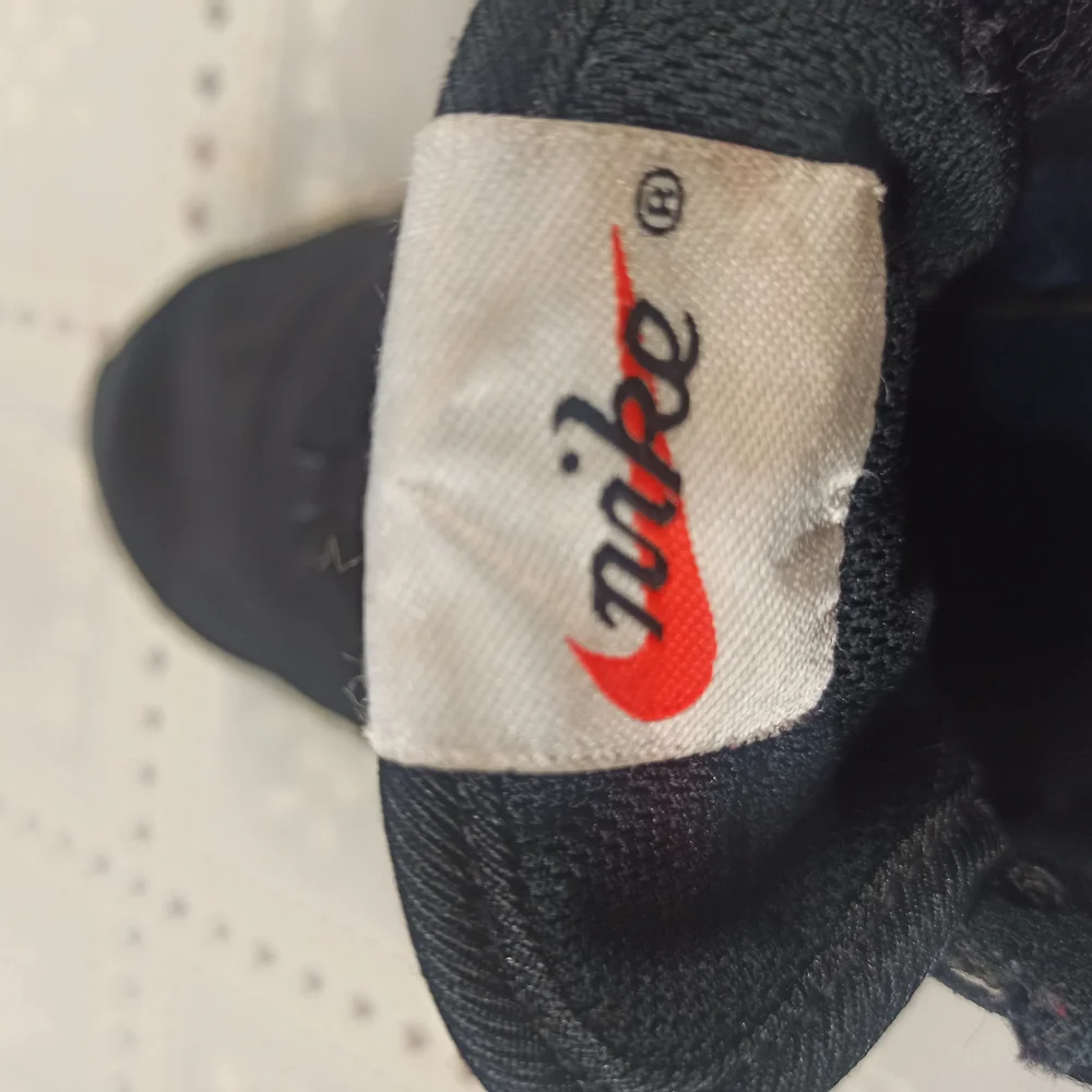 Nike Pre-Love O.X.  Black Suede White Swoosh Size 9 - Picture 10 of 12